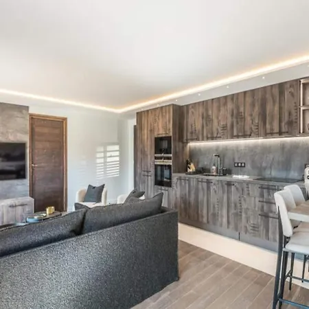 Apartment For 6 People *